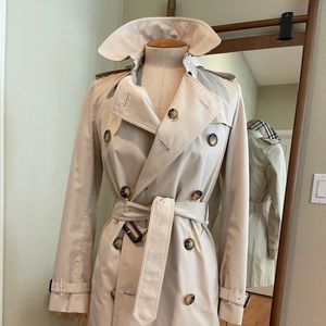 Burberry Kensington Trench Coat